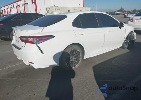 2020 Toyota Camry Se z USA, uszkodzony, nr VIN 4T1G11AK0LU310532